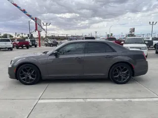 Chrysler 300 2020