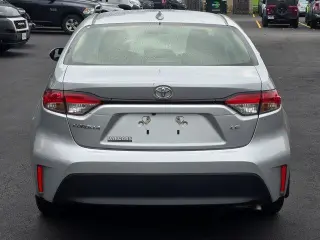 Toyota Corolla 2023 LE Sedán de 4 puertas