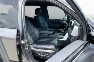 Toyota Tundra 2023 4x2 Platinum 4dr CrewMax Cab Pickup SB