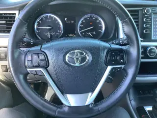 Toyota Highlander 2017 AWD XLE 4dr SUV