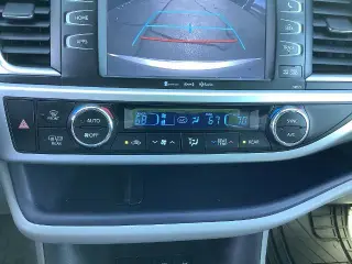 Toyota Highlander 2017 AWD XLE 4dr SUV