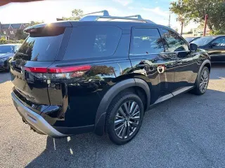 Nissan Pathfinder 2024 AWD SL 4dr SUV
