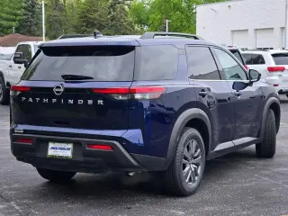 Nissan Pathfinder 2025 SV SUV 4 puertas