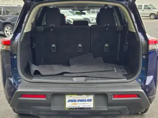 Nissan Pathfinder 2025 SV SUV 4 puertas
