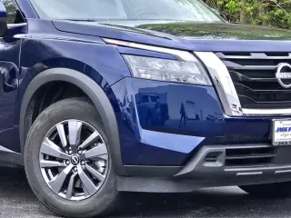 Nissan Pathfinder 2025 SV SUV 4 puertas