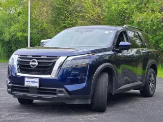 Nissan Pathfinder 2025 SV SUV 4 puertas
