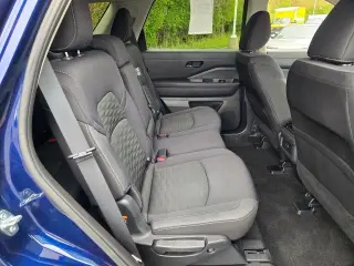 Nissan Pathfinder 2025 SV SUV 4 puertas
