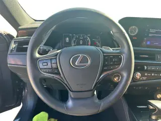 Lexus ES 350 2023 4dr Sedán