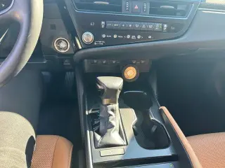 Lexus ES 350 2023 4dr Sedán