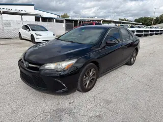 Toyota Camry 2016 SE Sedán 4 puertas
