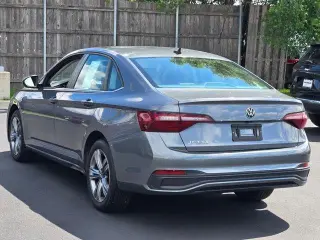 Volkswagen Jetta 2024 SE 4dr Sedán