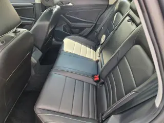 Volkswagen Jetta 2024 SE 4dr Sedán