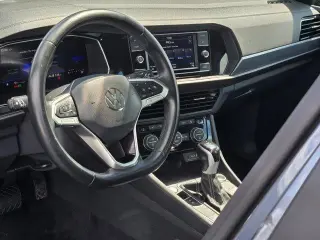 Volkswagen Jetta 2024 SE 4dr Sedán