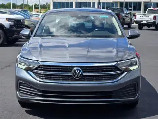 Volkswagen Jetta 2024 SE 4dr Sedán