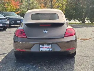 Volkswagen Beetle Convertible 2013 2.5L PZEV 2dr Convertible 6A