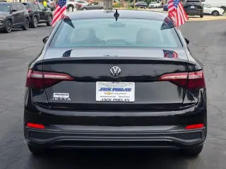 Volkswagen Jetta 2024 S Sedán de 4 puertas 8A