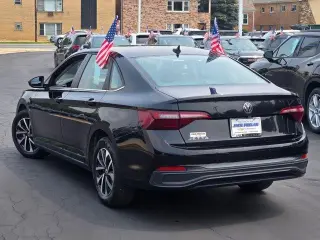 Volkswagen Jetta 2024 S Sedán de 4 puertas 8A