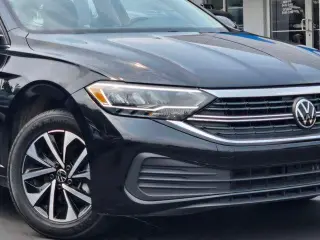 Volkswagen Jetta 2024 S Sedán de 4 puertas 8A