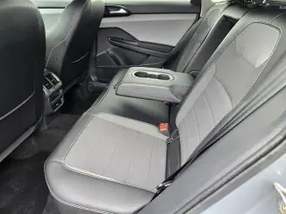 Volkswagen Taos 2023 SE 4dr SUV