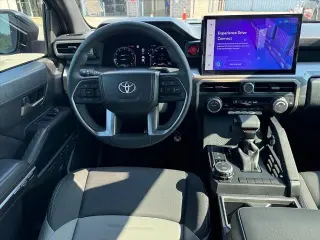 Toyota Tacoma 2025 4x4 TRD Sport HV 4dr Double Cab 5.0 ft SB