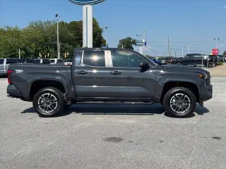 Toyota Tacoma 2025 4x4 TRD Sport HV 4dr Double Cab 5.0 ft SB