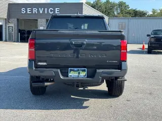 Toyota Tacoma 2025 4x4 TRD Sport HV 4dr Double Cab 5.0 ft SB