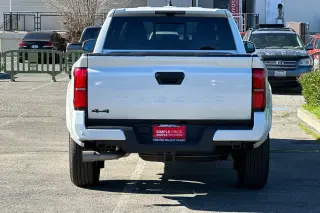Toyota Tacoma 2024 4x4 TRD Sport 4dr Double Cab 5.0 ft SB 8A