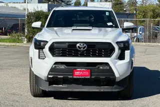 Toyota Tacoma 2024 4x4 TRD Sport 4dr Double Cab 5.0 ft SB 8A