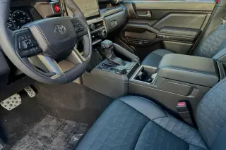 Toyota Tacoma 2024 4x4 TRD Sport 4dr Double Cab 5.0 ft SB 8A