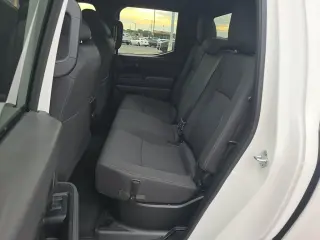 Toyota Tacoma 2025 4x2 SR5 4 puertas Doble Cabina 5.0 ft SB