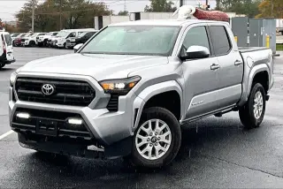 Toyota Tacoma 2025 4x4 SR5 4dr Double Cab 5.0 ft SB