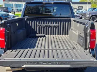 Toyota Tacoma 2024 4x4 SR5 4dr Double Cab 5.0 ft SB