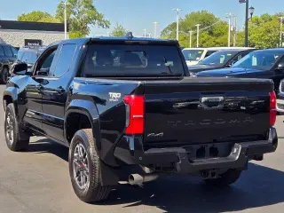 Toyota Tacoma 2024 4x4 SR5 4dr Double Cab 5.0 ft SB