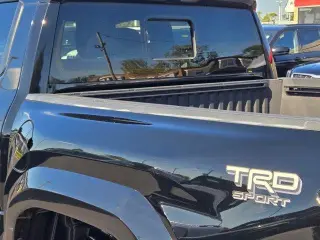 Toyota Tacoma 2024 4x4 SR5 4dr Double Cab 5.0 ft SB