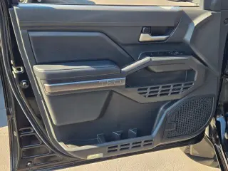 Toyota Tacoma 2024 4x4 SR5 4dr Double Cab 5.0 ft SB