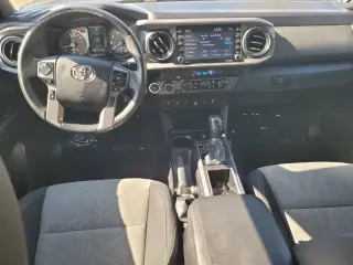 Toyota Tacoma 2022 4x4 SR V6 4dr Double Cab 5.0 ft SB