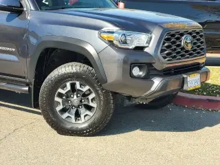 Toyota Tacoma 2022 4x4 SR V6 4dr Double Cab 5.0 ft SB