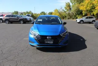 Nissan Versa 2024 SR 4dr Sedán