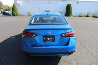 Nissan Versa 2024 SR 4dr Sedán