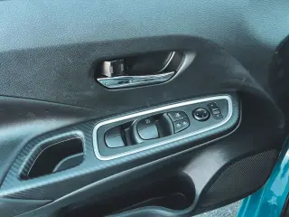 Nissan Versa 2025 SR 4dr Sedán