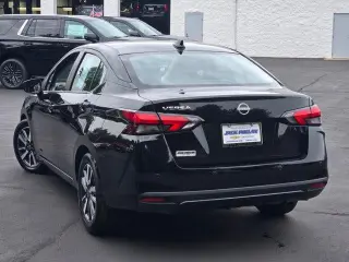 Nissan Versa 2025 SV 4dr Sedán
