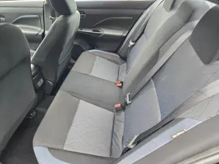 Nissan Versa 2025 SV 4dr Sedán