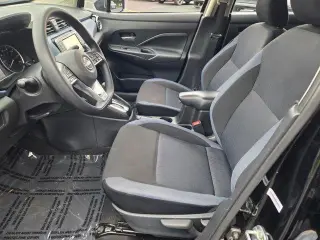Nissan Versa 2025 SV 4dr Sedán
