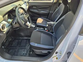 Nissan Versa 2025 SV Sedán 4 puertas