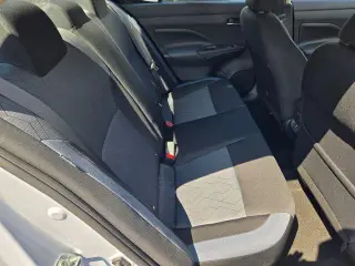 Nissan Versa 2025 SV Sedán 4 puertas