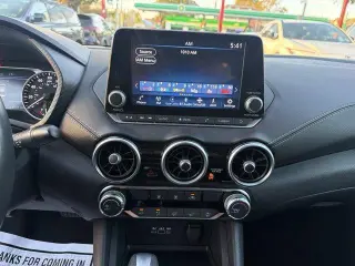 Nissan Sentra 2023 SV Sedán 4 puertas