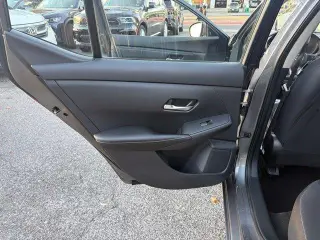 Nissan Sentra 2023 SV Sedán 4 puertas