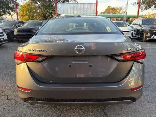 Nissan Sentra 2023 SV Sedán 4 puertas