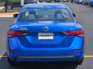 Nissan Sentra 2023 SV Sedán 4 puertas