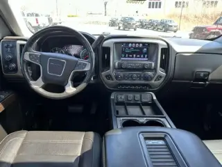 GMC Sierra 1500 2018 4x4 Denali Cabina Crew 4 puertas 5.8 ft. SB
